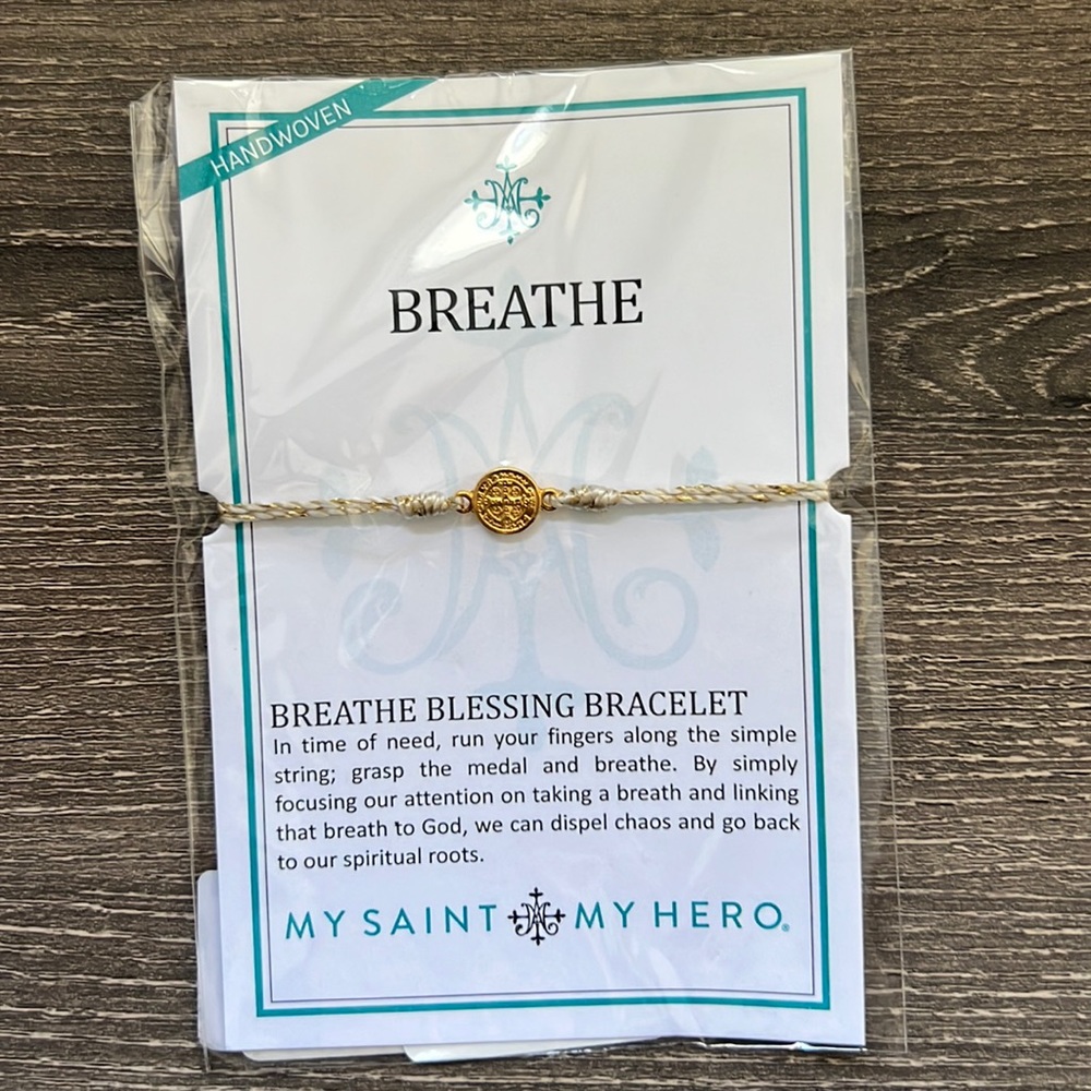 Handwoven bracelet ‘breathe’